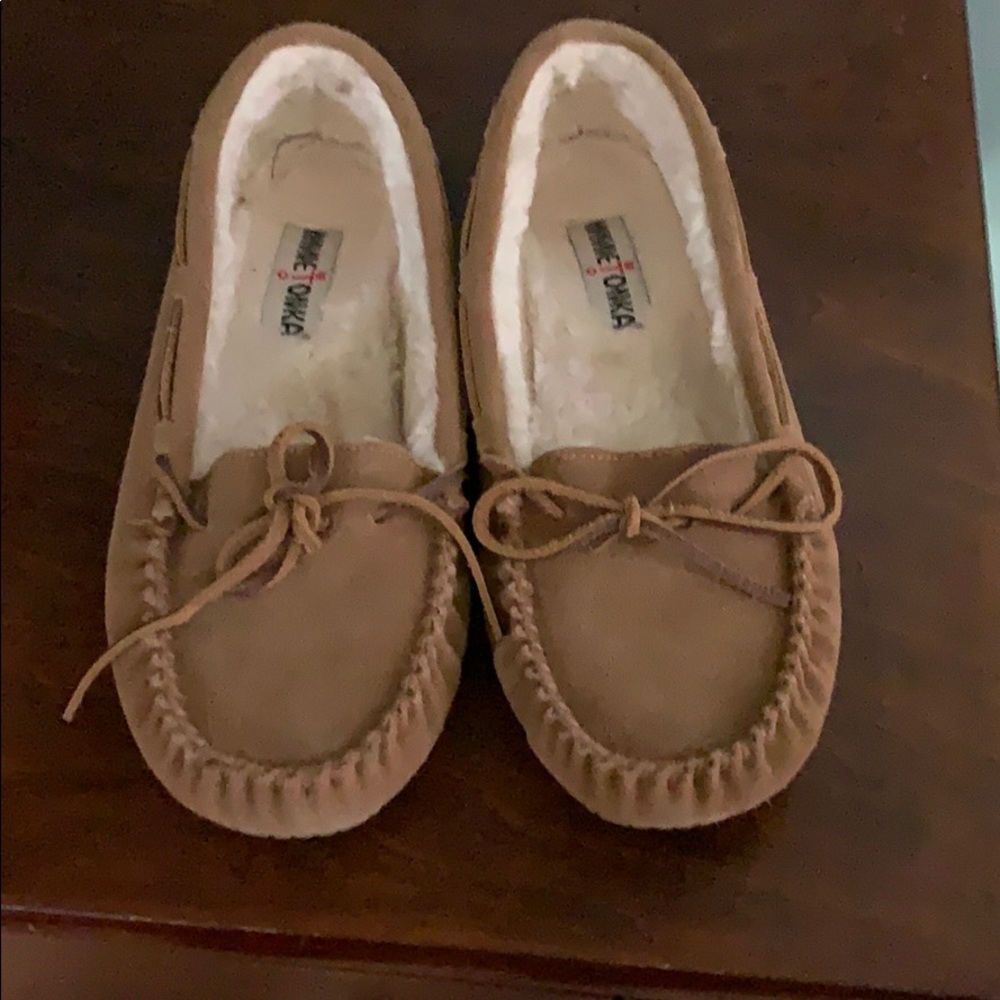 Minnetonka slippers size 10 euc